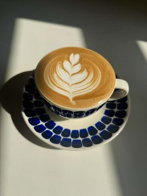良い価格 15.6インチタッチスクリーンサイズ クラウドベースのモニタリングシステム付きのコーヒー販売機 オンライン